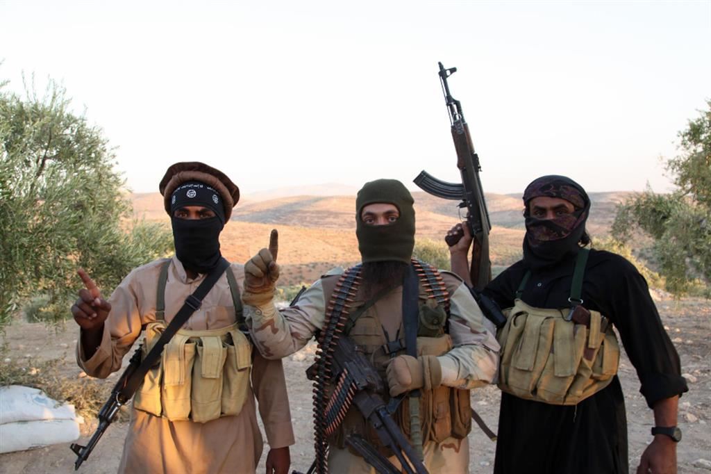 Miliziani del Daesh in una foto del 2015