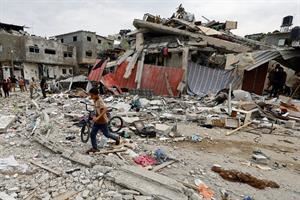 Gli intellettuali israeliani: «Rifugi sicuri per i civili di Gaza»