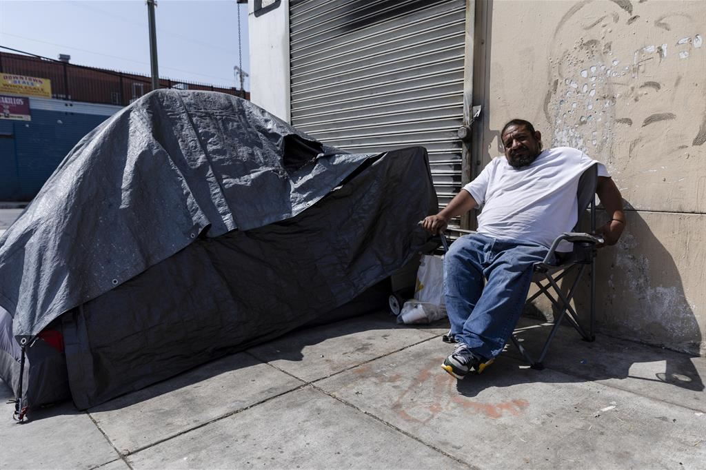 Un homeless a Los Angeles
