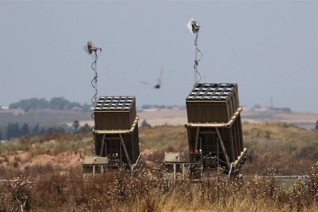 Due batterie di Iron Dome al confine sud di Israele