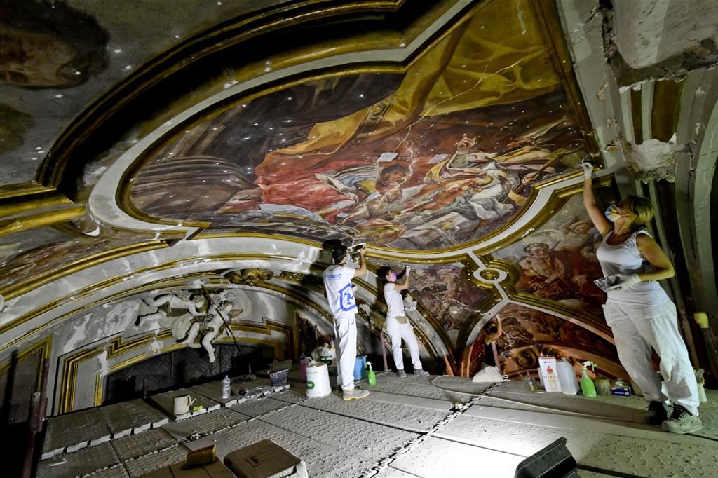 I lavori di restauro presso la chiesa di San Nicola alla carità a Napoli
