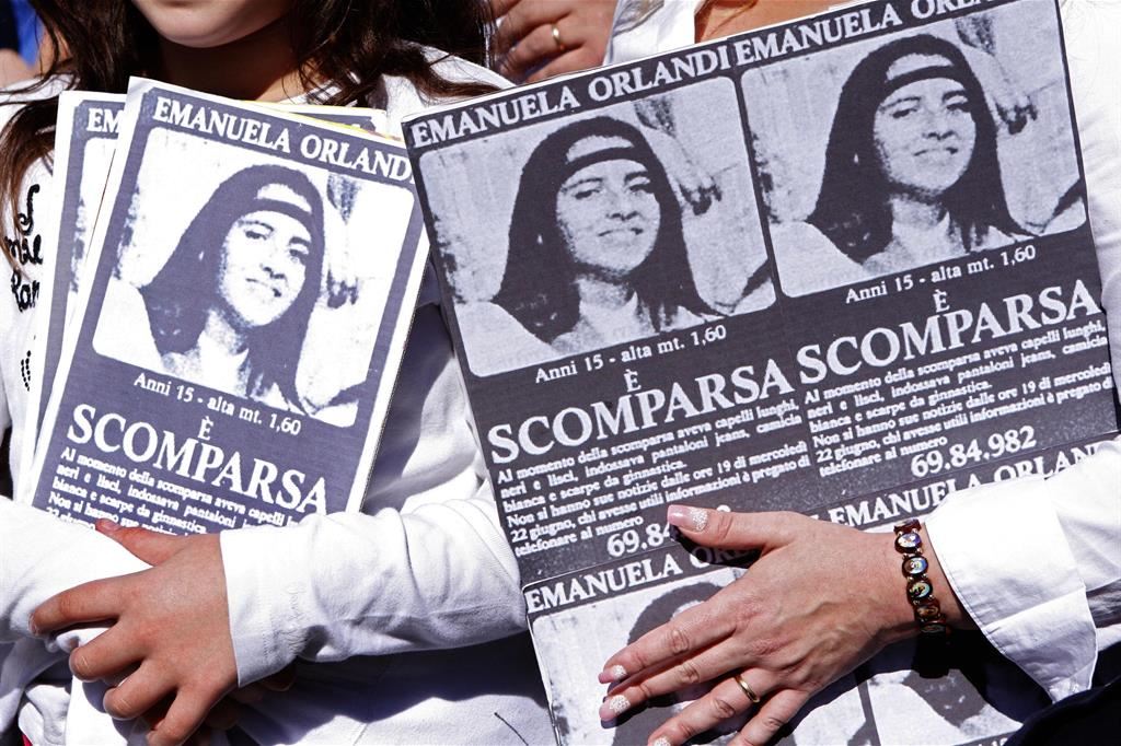 Una manifestazione in piazza del Campidoglio per chiedere verità e giustizia per Emanuela Orlandi
