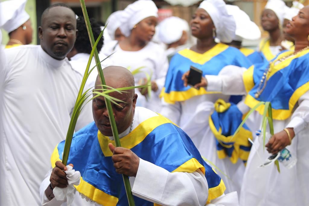 La processione delle Palmer a Lagos, nel sud della Nigeria