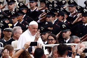 Il Papa: il sacrificio di D'Acquisto esempio per l'azione dei carabinieri
