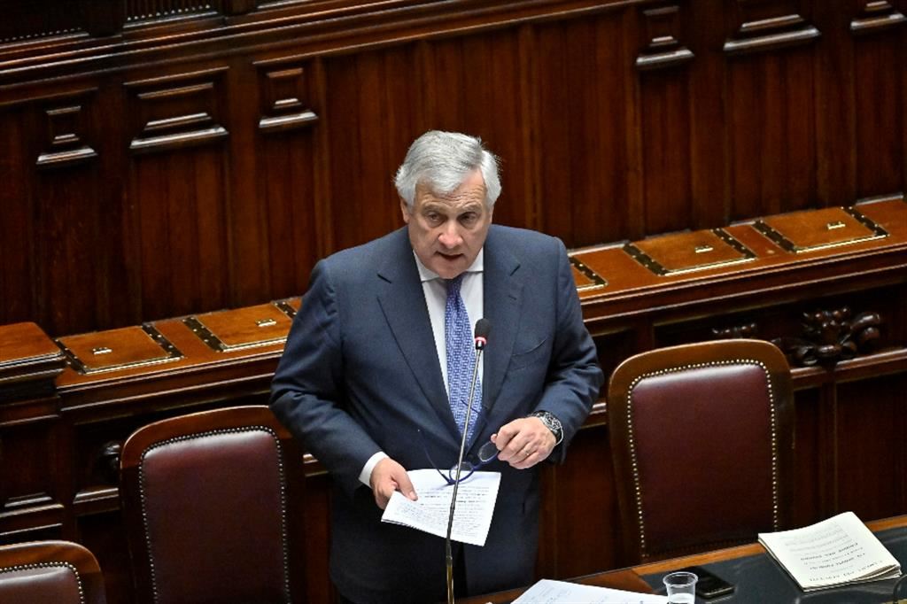 Tajani alla Camera: aggressione feroce. Sfuma la mozione unitaria