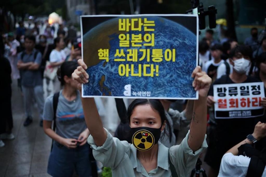 Nucleare, a Fukushima scatta l’ora X: domani in mare l’acqua contaminata