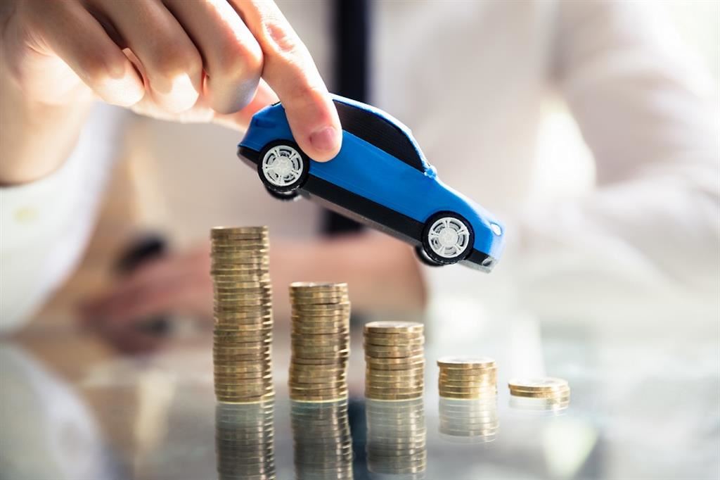 Carburante, assicurazione e spese: ecco quanto costa mantenere l'auto
