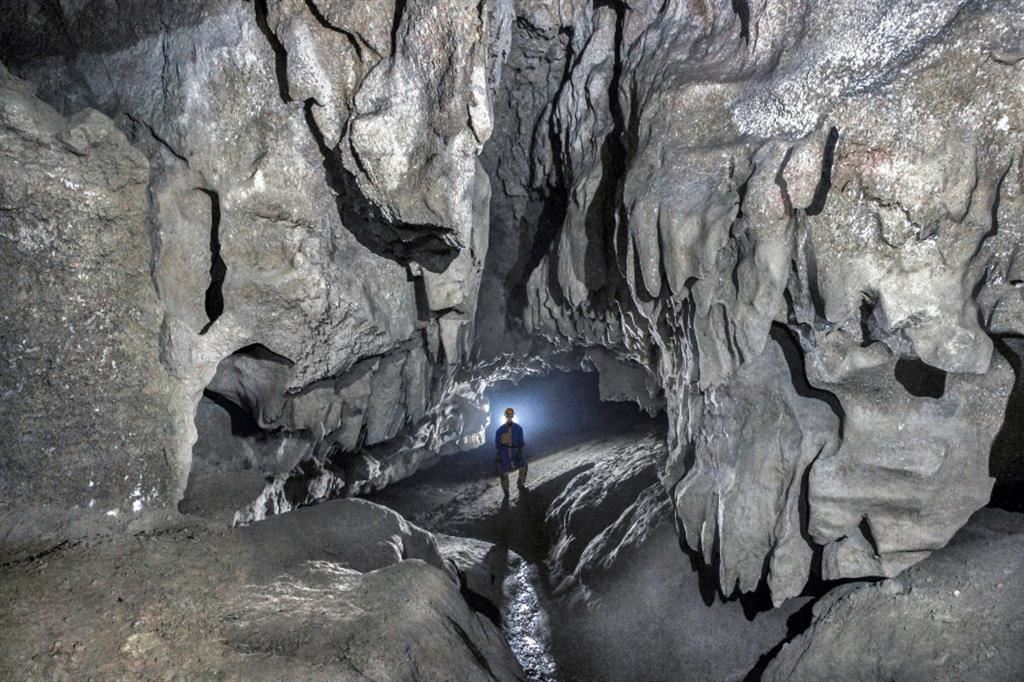 Una grotta carsica dell'Appennino emiliano-romagnolo