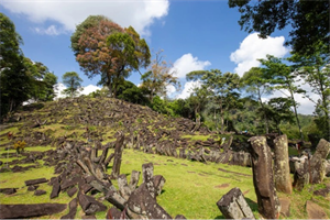 «In Indonesia la piramide più antica». Ma gli studiosi si dividono