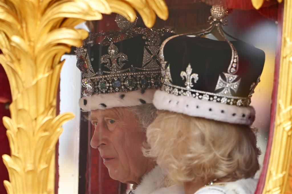 Il Koh-i-Noor è stato smontato dalla corona della regina Camilla prima della cerimonia di giuramento di Carlo
