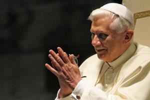 Il Sabato nella vita di Benedetto XVI, Papa «del coraggio e della fede»