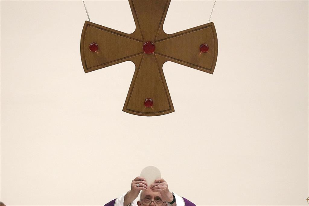 Papa Francesco: elevazione eucaristica