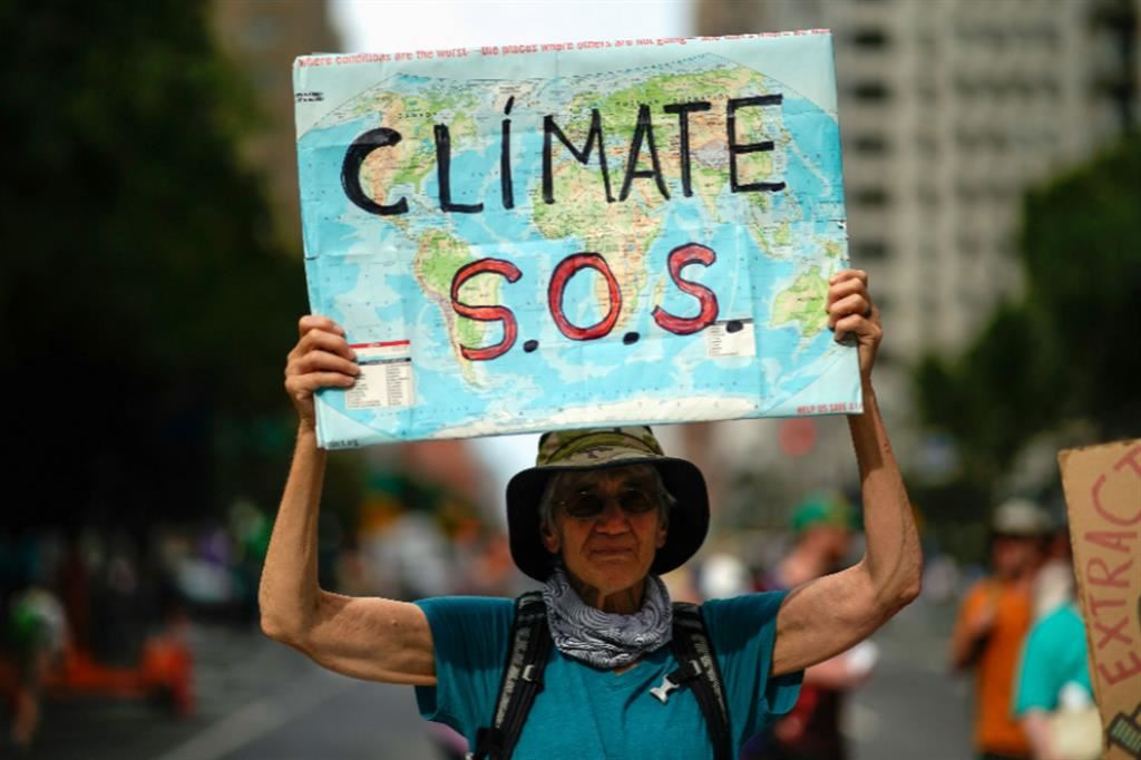 Un attivista durante la Settimana del clima di New York