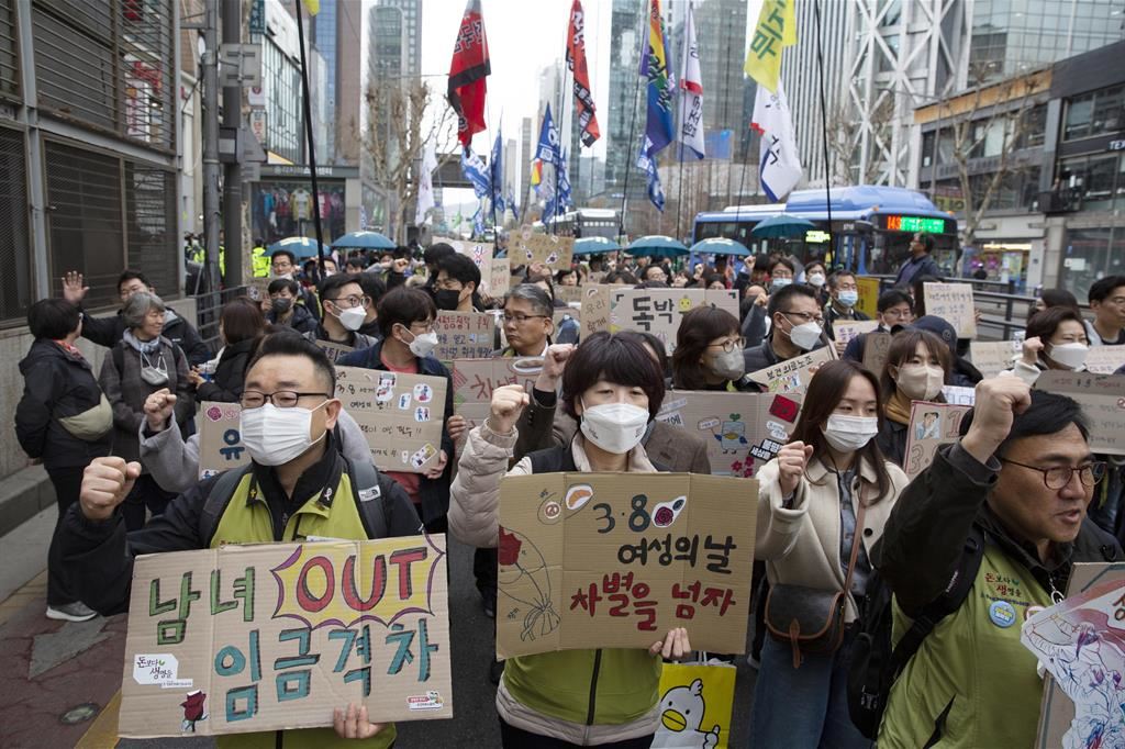La protesta del sindacato delle costruzioni a Seul lo scorso 8 marzo