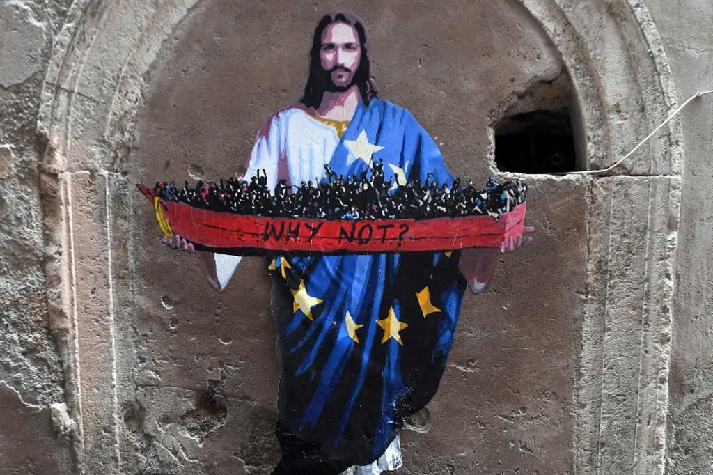 Il murale dello street artist Harry Greb: Gesù con la bandiera europea che chiede: "Perché no?": il significato è un invito all'accoglienza dei migranti e il riferimento è alla strage di Cutro. Roma, nei pressi di Chiesa Nuova