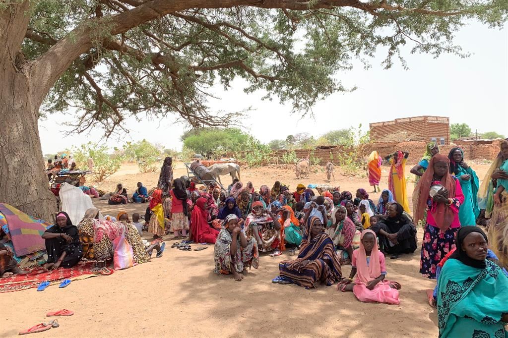 Donne sudanesi sfollate a Koufroun nel confinante Ciad