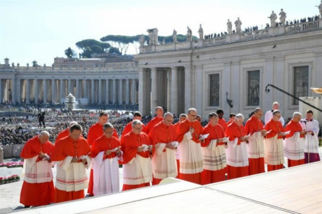 I nuovi cardinali in piazza San Pietro
