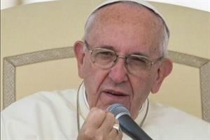Il Papa: «Con il denaro delle armi un fondo per il clima e la fame nel mondo»