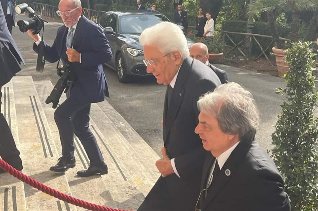 Mattarella al suo arrivo all'assemblea del Cnel accolto dal presidente Brunetta