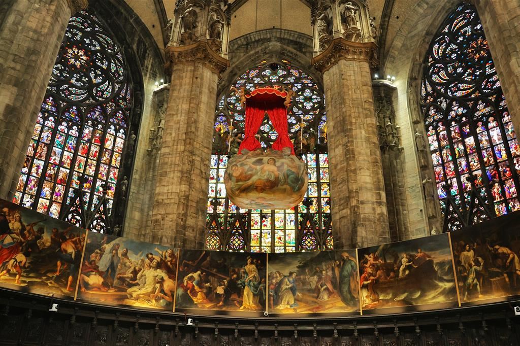 Una veduta interna del Duomo di Milano