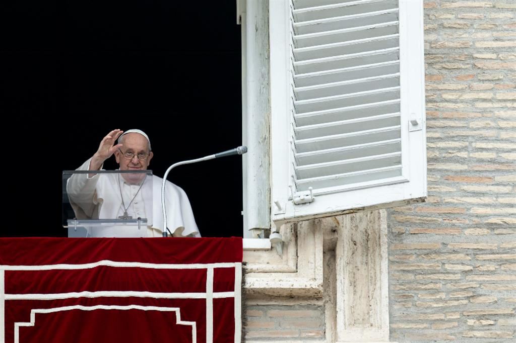 Il Papa: rispondere al male con il bene. L'amore trasforma i conflitti