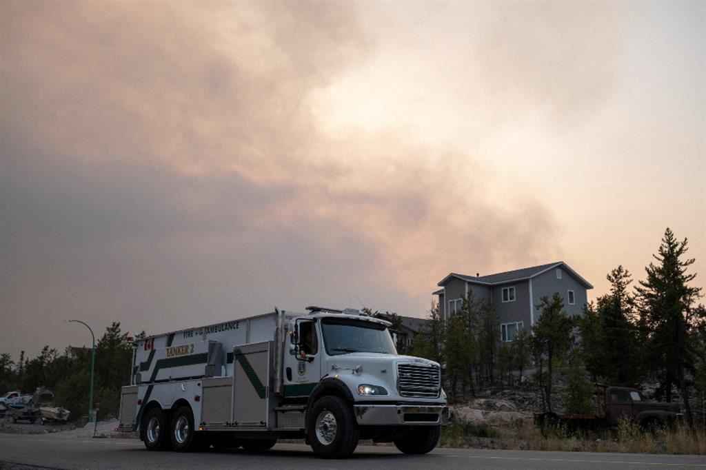 Nella zona dei Territori del Nord-Ovest del Canada, grande come due volte la Francia, dall'inizio dell'emergenza incendi sono state evacuate 170mila persone