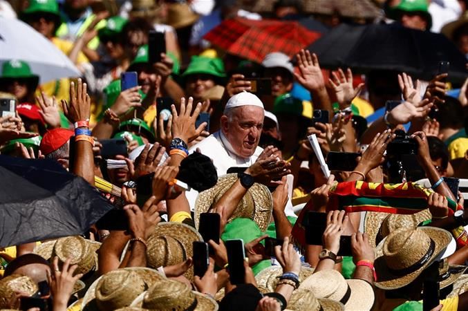 Il Papa ai giovani: siete un segno di pace per il mondo