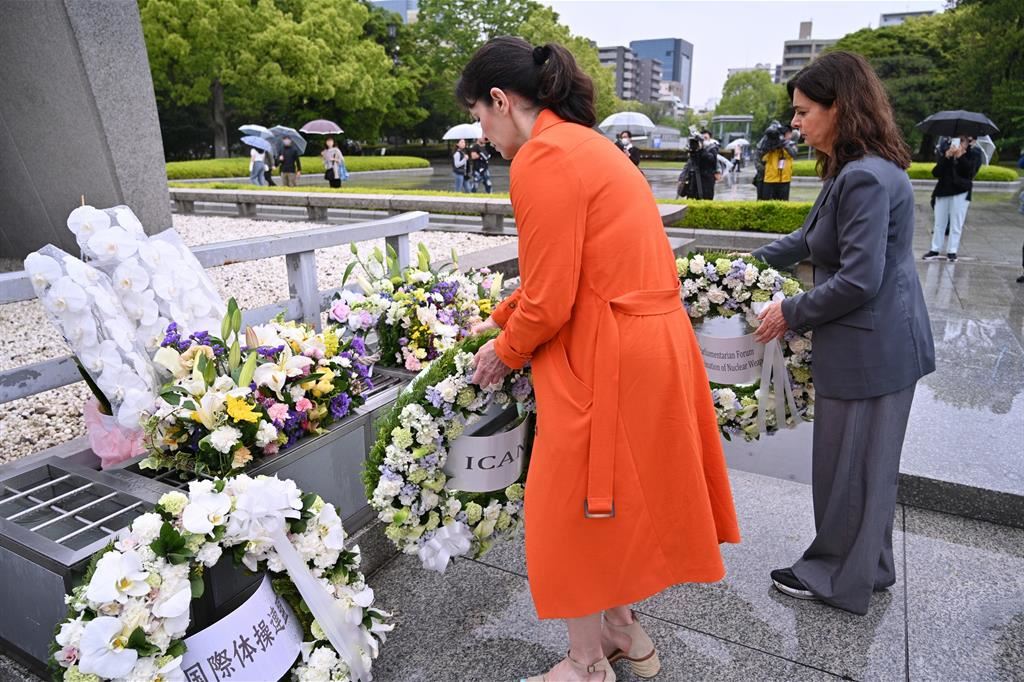 Hiroshima, omaggio al cenotafio delle 140 mila vittime