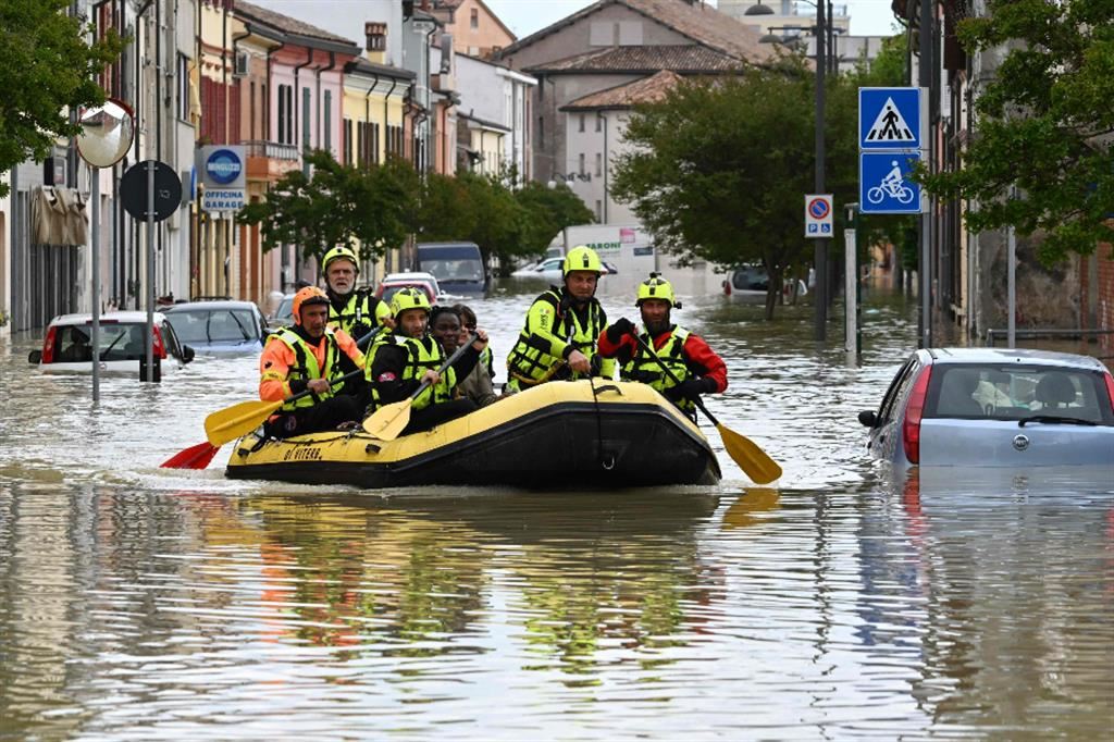 Continuano i soccorsi in Emilia Romagna. Allerta meteo anche per oggi