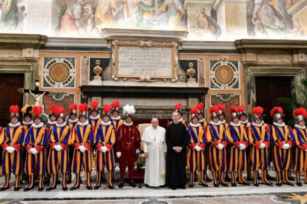 Il Papa alle Guardie Svizzere: testimoni della fede in Cristo