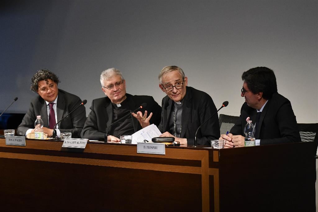 Il cardinale Zuppi presenta il libro "Il senso religioso" su don Giussani