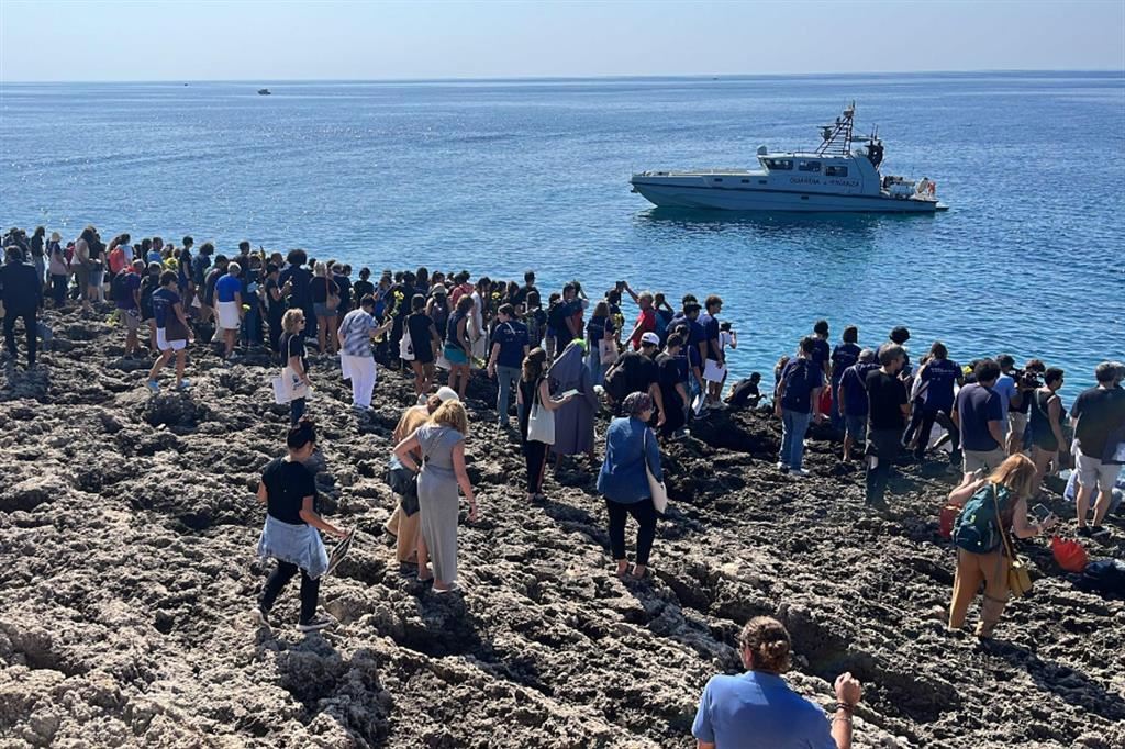 Un momento della manifestazione di commemorazione a Lampedusa