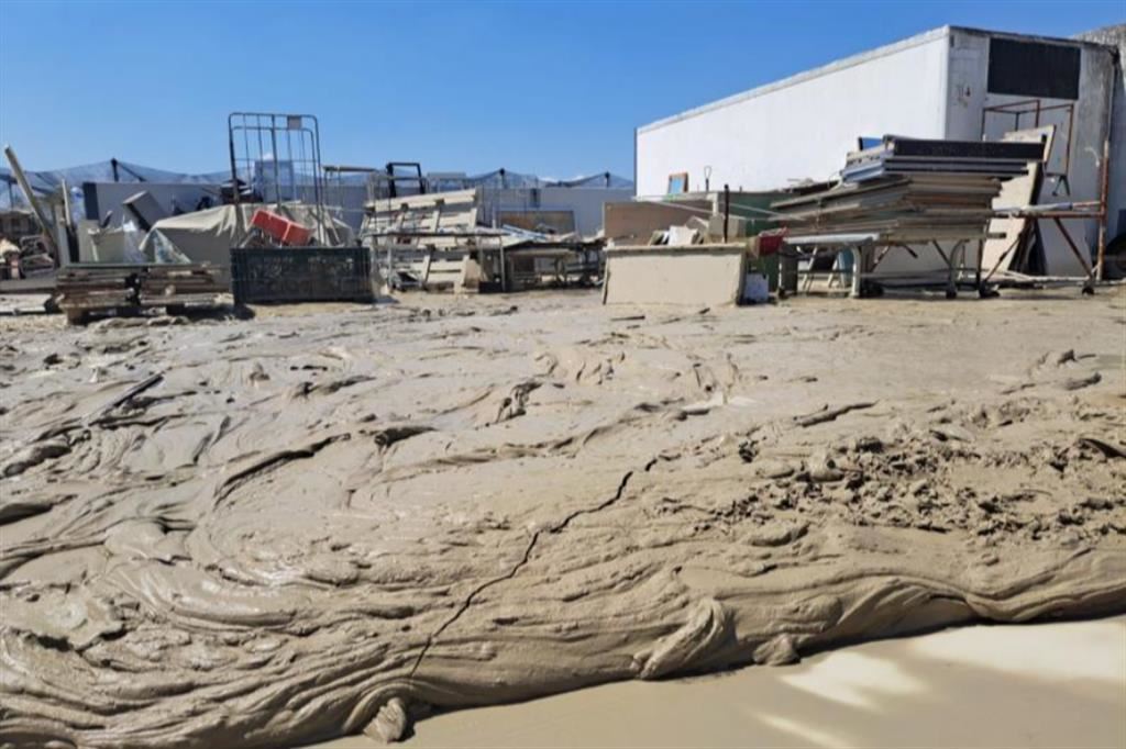 Dopo l'alluvione in Romagna. Il fango somiglia a una colata lavica