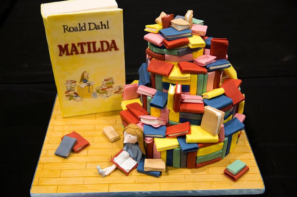 Una torta ispirata al libro di Dahl "Tata Matilda"