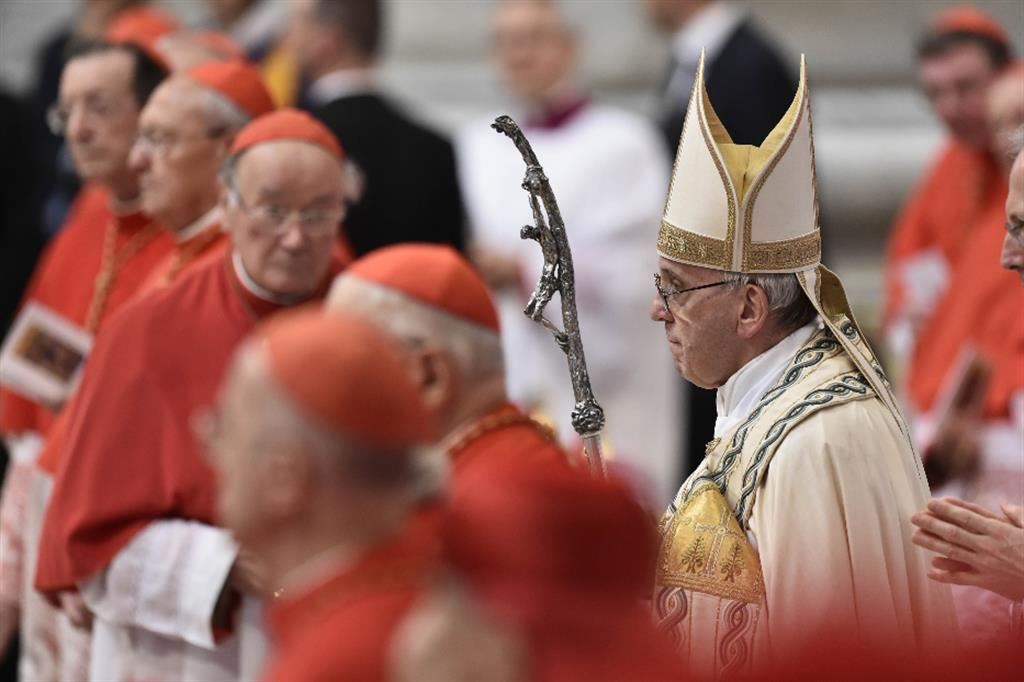 Papa Francesco con i cardinali