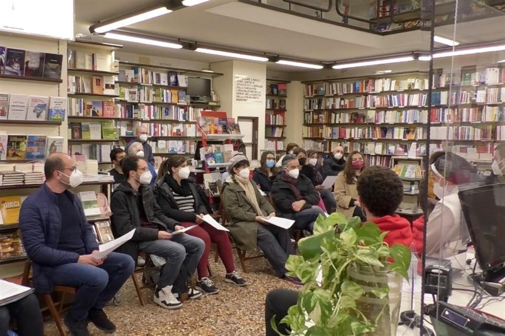 La condivisione della Parola nella libreria delle Paoline a Bologna