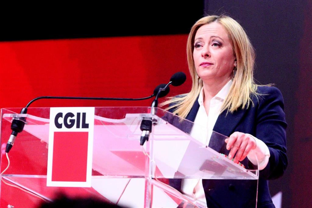 La premier Giorgia Meloni al congresso della Cgil, a Rimini