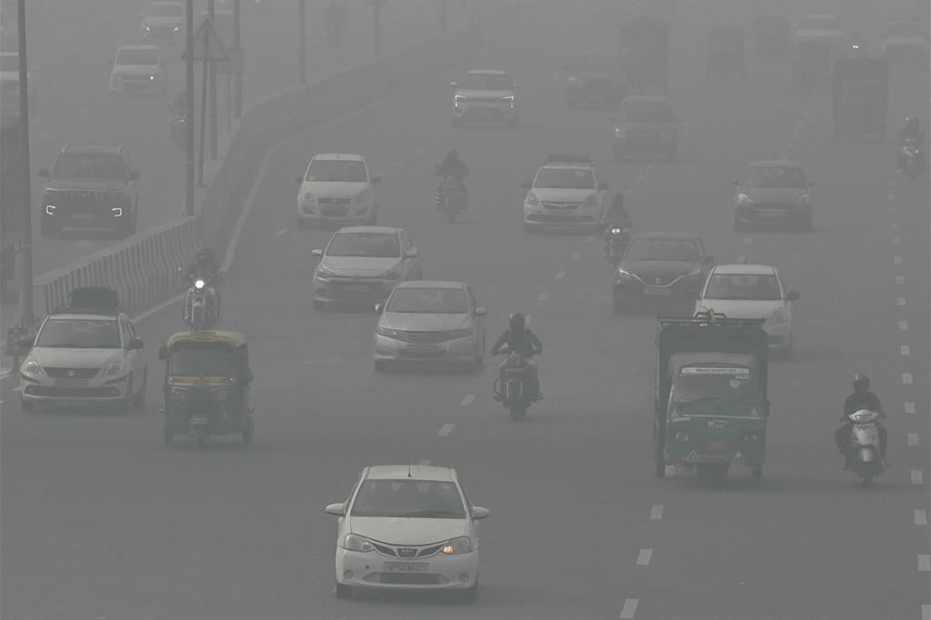 Lo smog che soffoca New Delhi