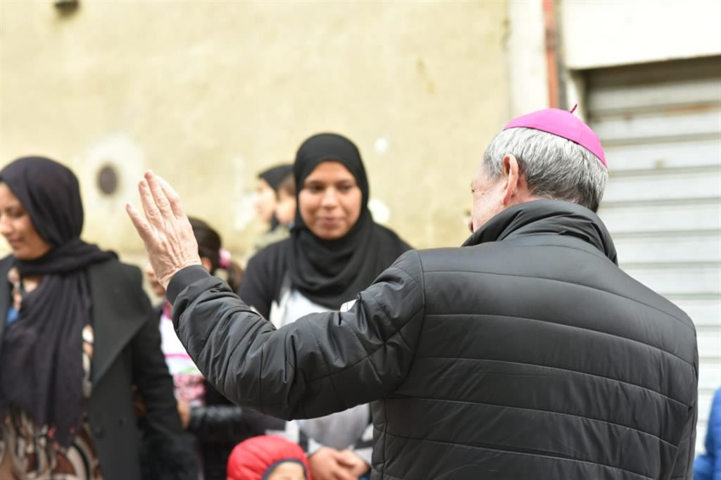 Il vescovo di Locri-Gerace incontra i migranti