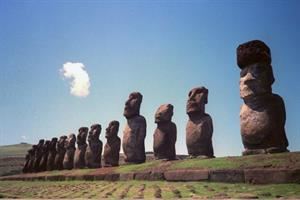 Gli alberi e il declino di Rapa Nui: beni comuni che si devono salvare