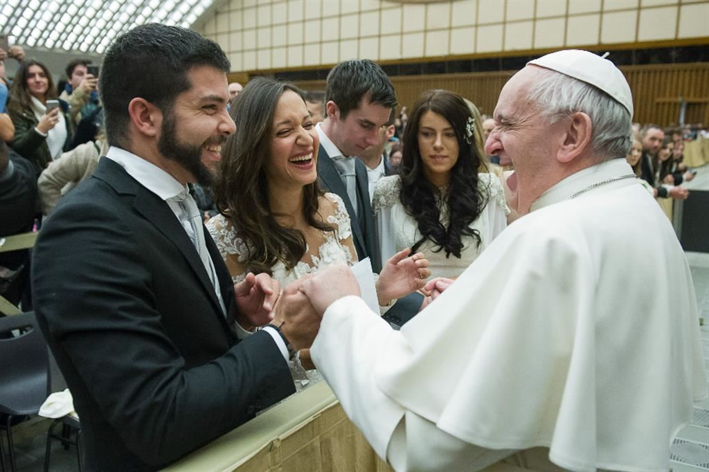 Papa Francesco incontra gli sposi