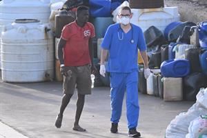 Francia: non accoglieremo migranti da Lampedusa. Lega: basta chiacchiere