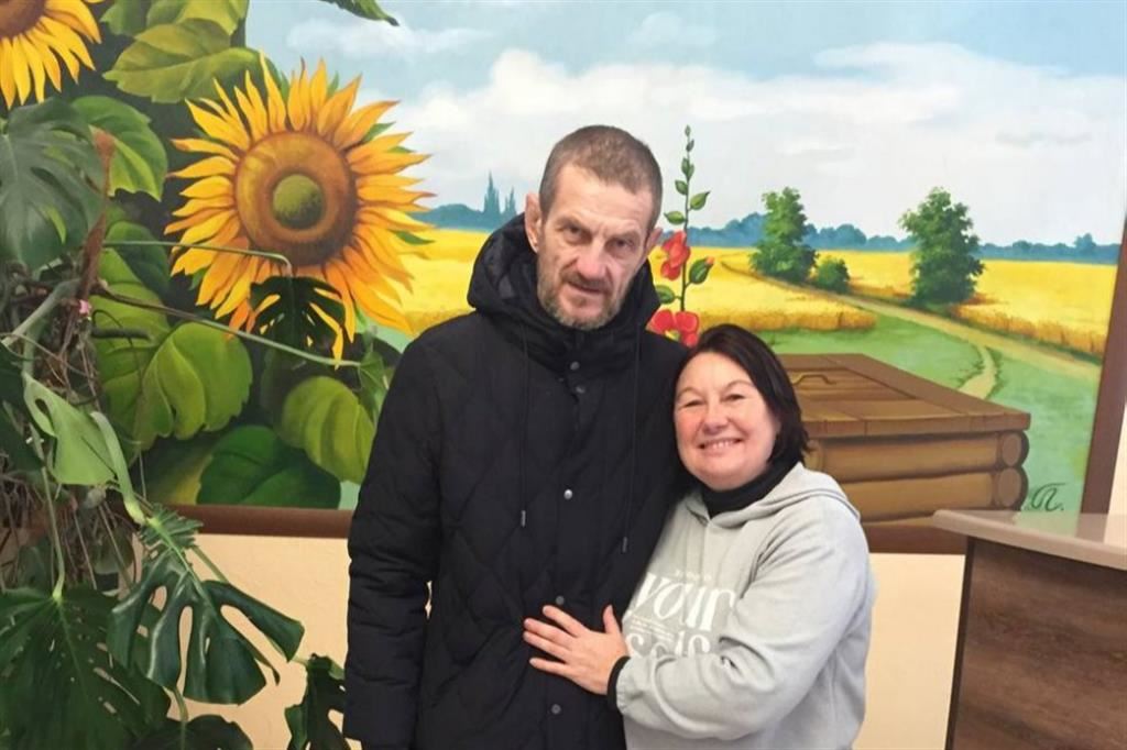 Oksana Dubyk con il marito Igor, militare volontario liberato dai russi