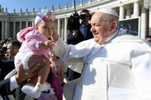 La grande preghiera per la guarigione di papa Francesco