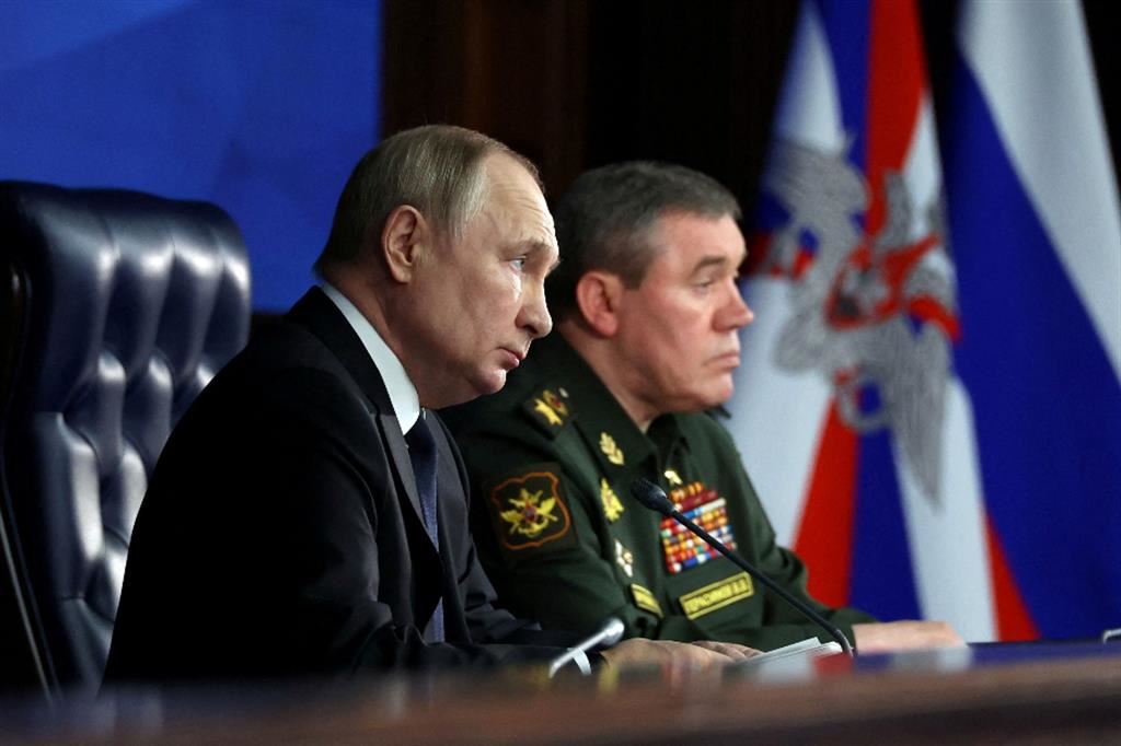 Il presidente russo Vladimir Putin e il generale Valery Gerasimov