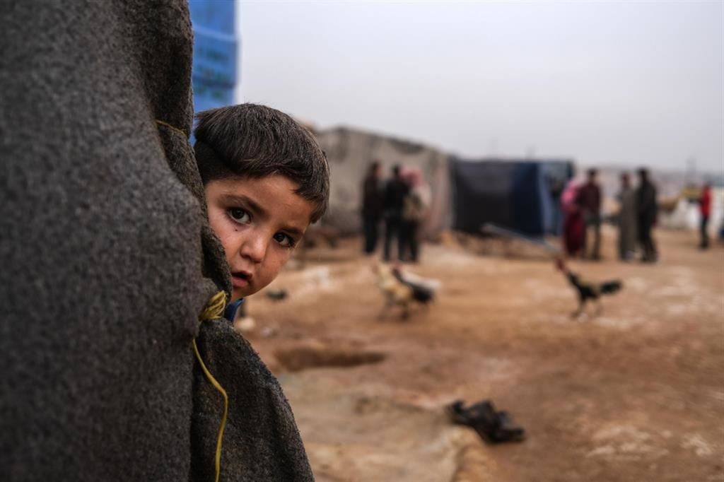 La povertà e la disperazione nei campi siriani che accolgono profughi insieme a ex membri dello Stato islamico, nessuno vuole affrontare la loro situazione