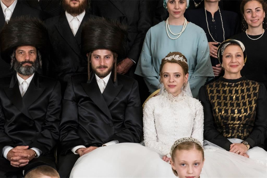 Il matrimonio tra i protagonisti della miniserie “Unorthodox” (2020) ambientata tra gli ebrei chassidici di New York