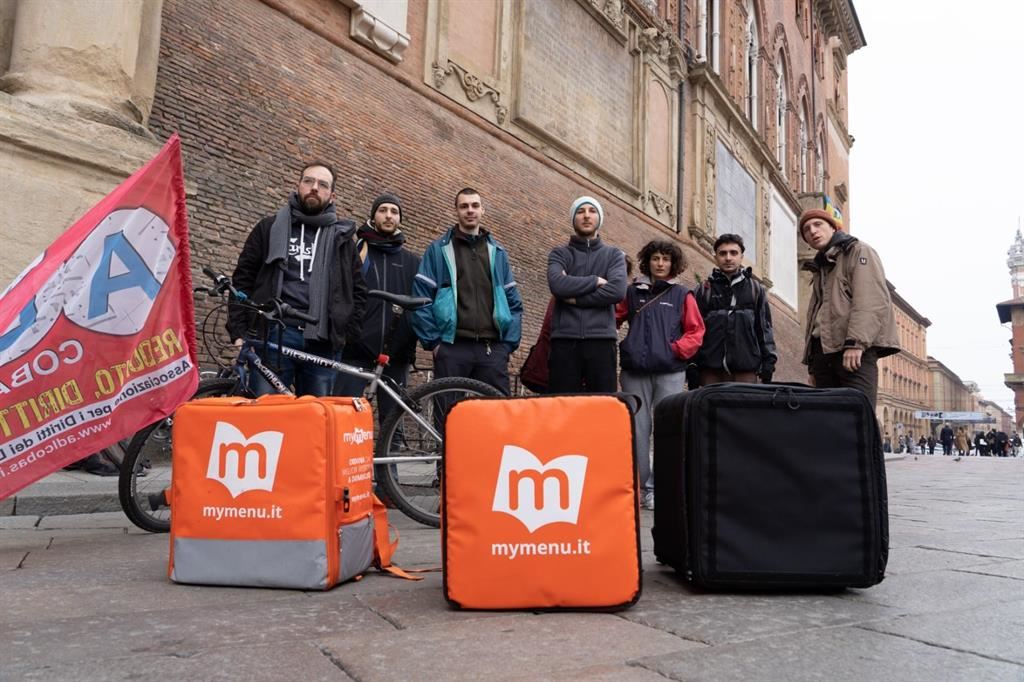La protesta di un gruppo di rider di Bologna di MyMenu