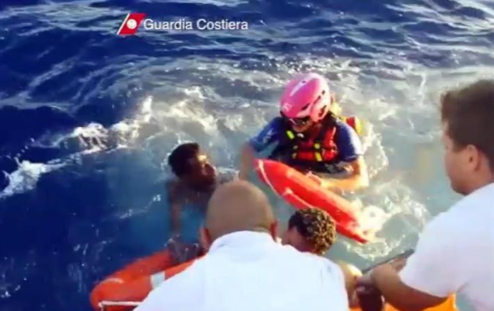La tragedia di Lampedusa dieci anni dopo: le vittime furono 368