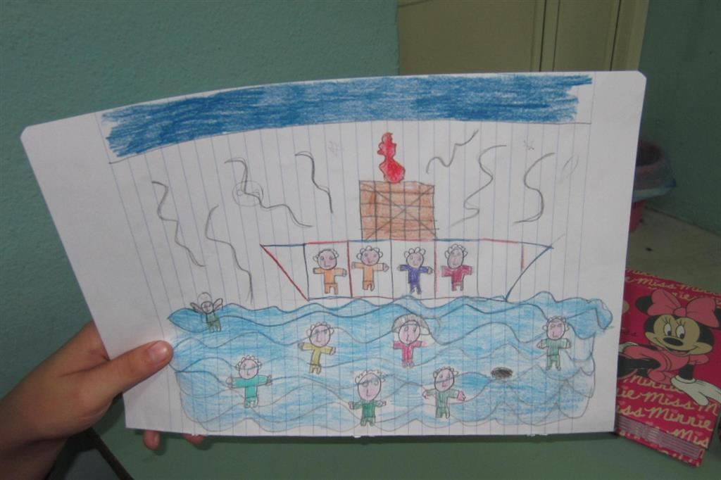 Un bambino di Lampedusa ha disegnato il disastro in mare - ANSA